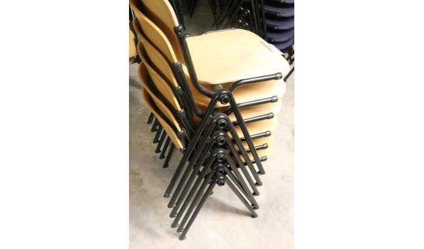 6 stapelbare stoelen, houten zitting